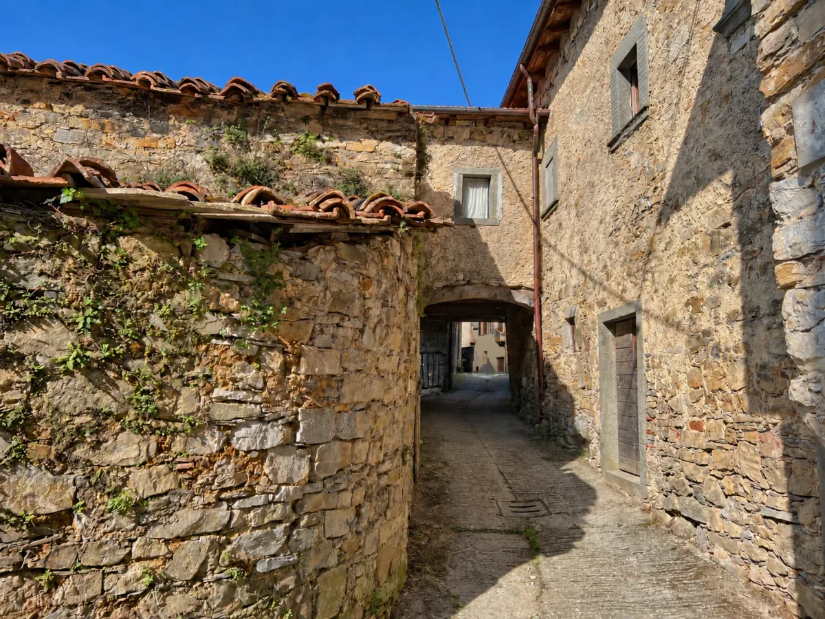 Stone lanes in the hamlet