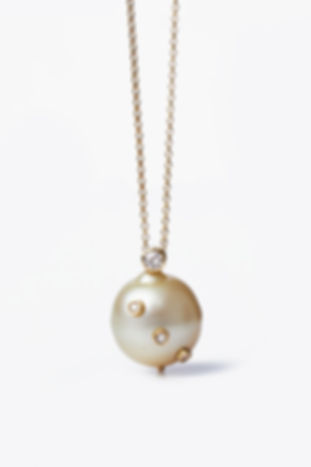 Colar com perola South Sea e diamantes