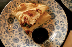 Naan egg roll