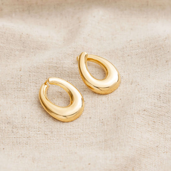 Brinco Argola de Clique Oval Banhado a Ouro 18k sobre tecido