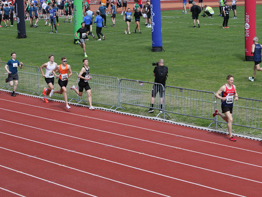 Dennis Ravndal U20 klubbrekord inne til NM med 7.beste årsbeste på 1500m