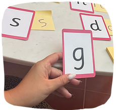 Tutor in Dubai teaching child