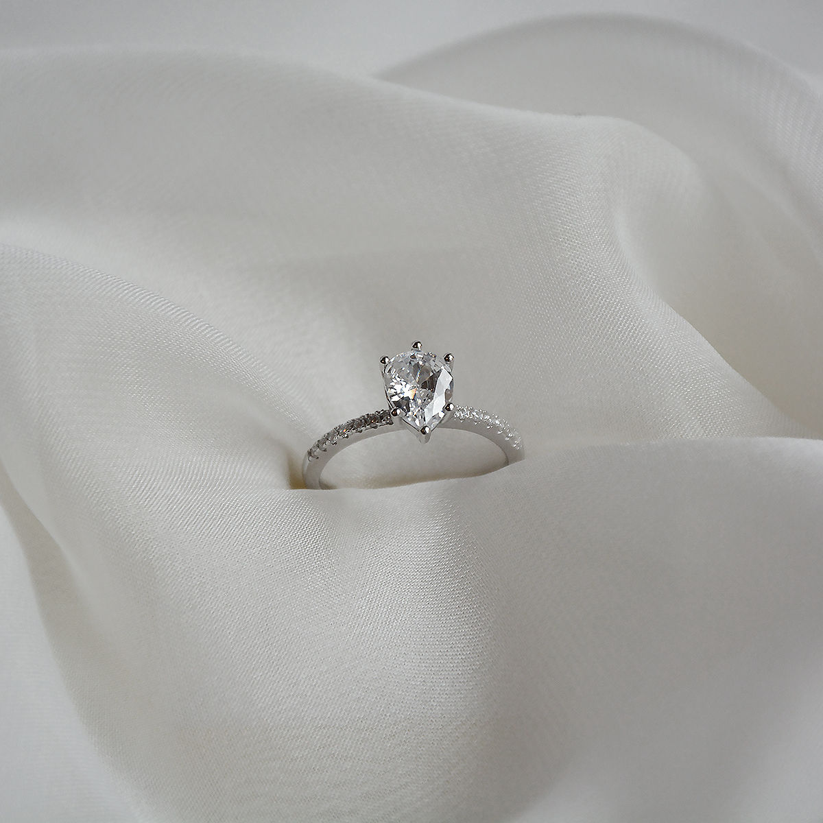 Anello Solitario Ovale