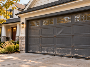 5 Signs it’s Time to Replace Your Garage Door