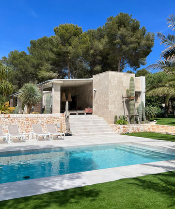 piscine et maison 3.jpeg