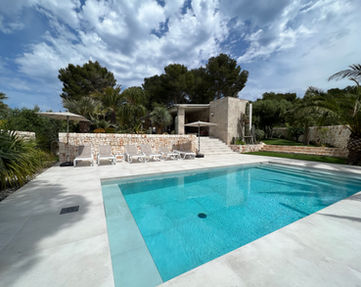 Piscine et maison 2.jpeg