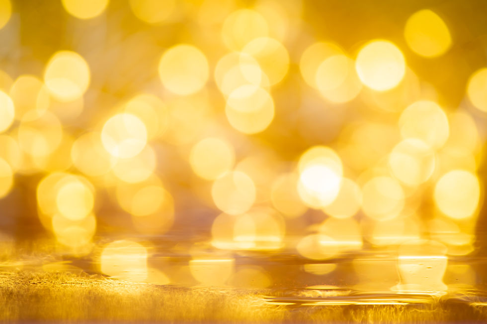 Shimmering-golden-bokeh-743396.jpg