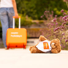 easyJet and Life360 launch Teddy Trackers to prevent holiday heartbreak
