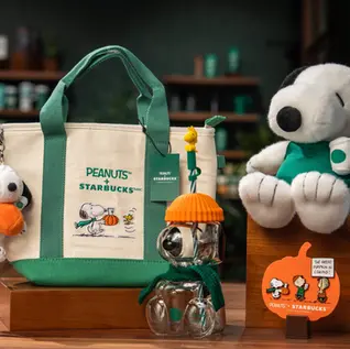 Starbucks and Peanuts celebrate autumn with Snoopy drinks and collectable merchandise