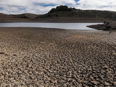 California slashes supplies to water agencies amid record drought