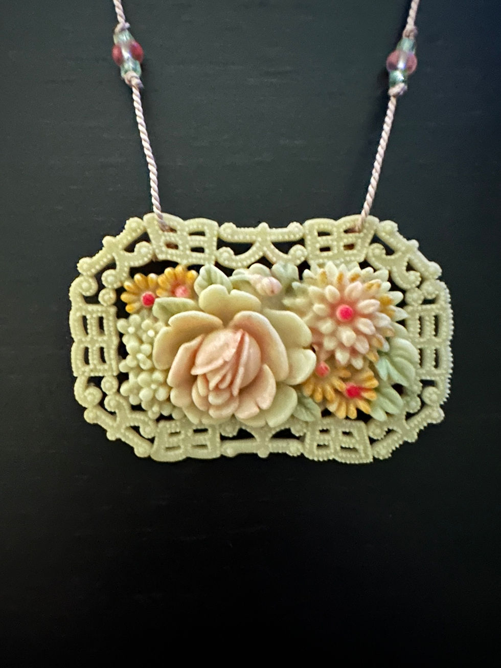 Square Shape with Pastel Flowers_Close Up