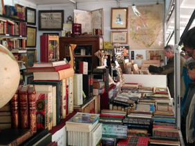 El espíritu del libro antiguo llena el Paseo de Recoletos en la Feria de Otoño