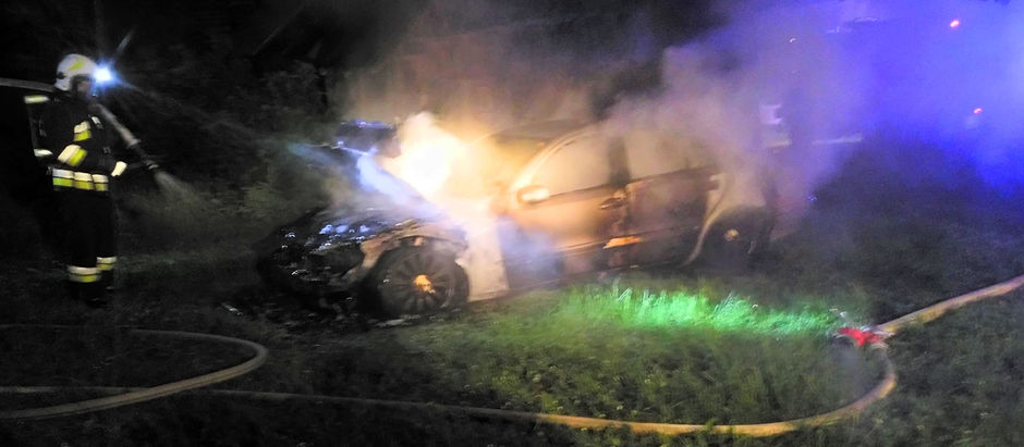 Pożar auta osobowego przy ul. Krzywej w Liwie