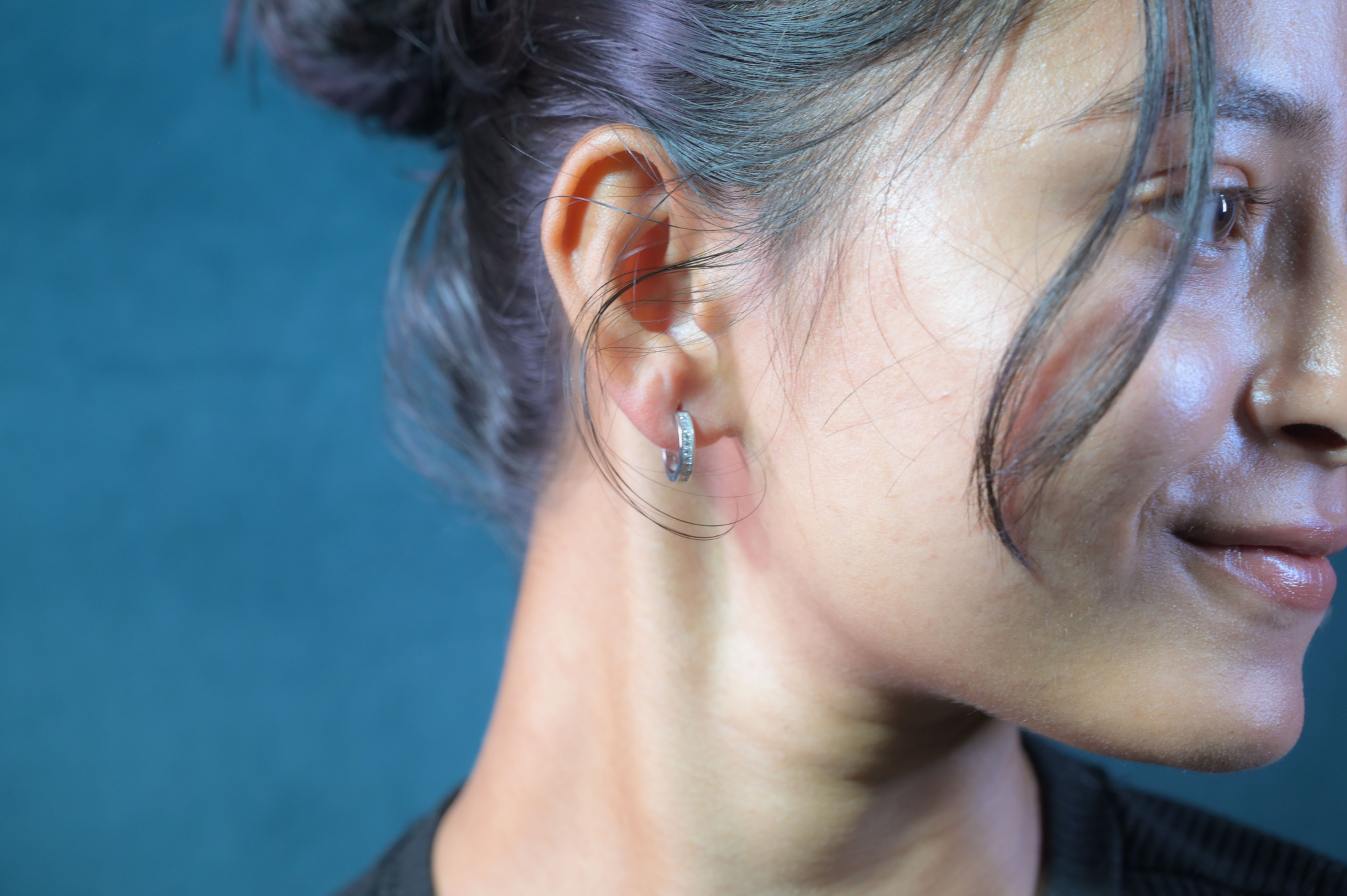 small silver stone hoop earing