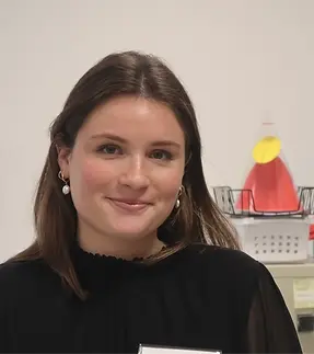 Julia Ecker headshot