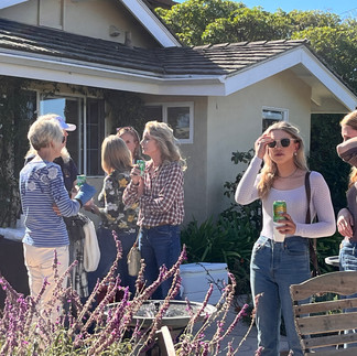 Allyson Aldrich, Samantha Flynn, Kelly Thoits, Avery Klein socializing