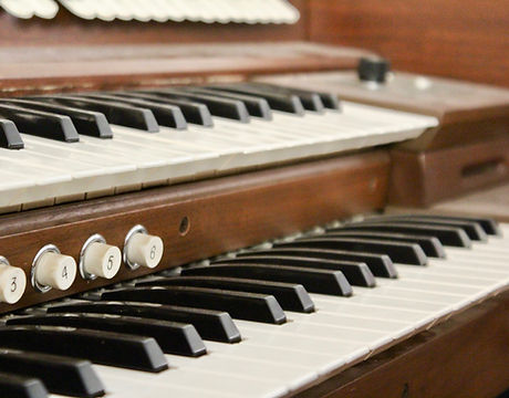 organ keys.jpg
