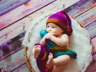 The Art of Hand-Knitted Babywear: Where Tradition Meets Tenderness