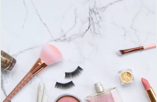 DIY Make-up: Learn To Apply Your Own GLOW