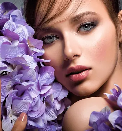 pretty-woman-bright-makeup-beautiful-600nw-1814524607.webp