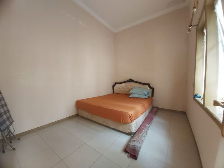 Thumbnail: Rumah Asri Sangat Terawat Dengan Taman Luas Full Perabot Dekat Lapangan Golf