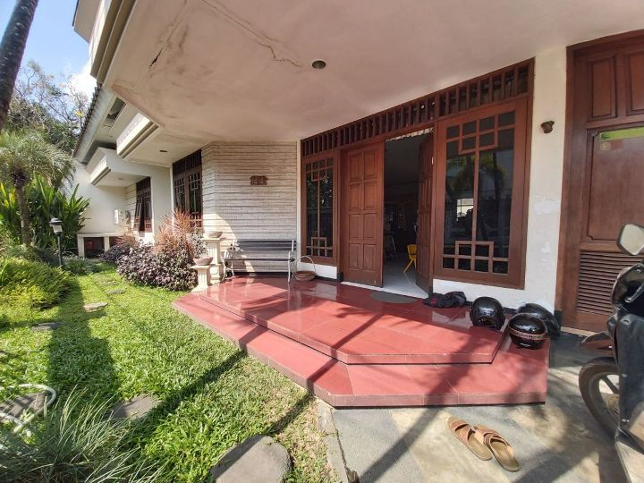 Thumbnail: Rumah Terawat Dengan Taman Asri Dan Ruangan Luas Area Berkelas Tidar