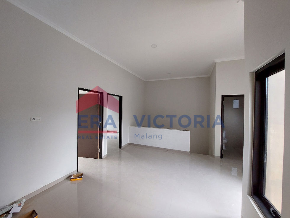 Thumbnail: Dijual Rumah Layout Modern Bangunan 2 Lantai Kondisi Baru Di Sulfat, Akses Mudah