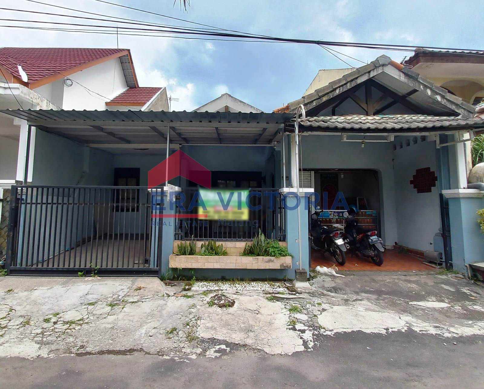 Dijual Rumah Di Dirgantara, Ada Toko Kecil, 2 Menit Ke ACE Hardware Sawoajajar