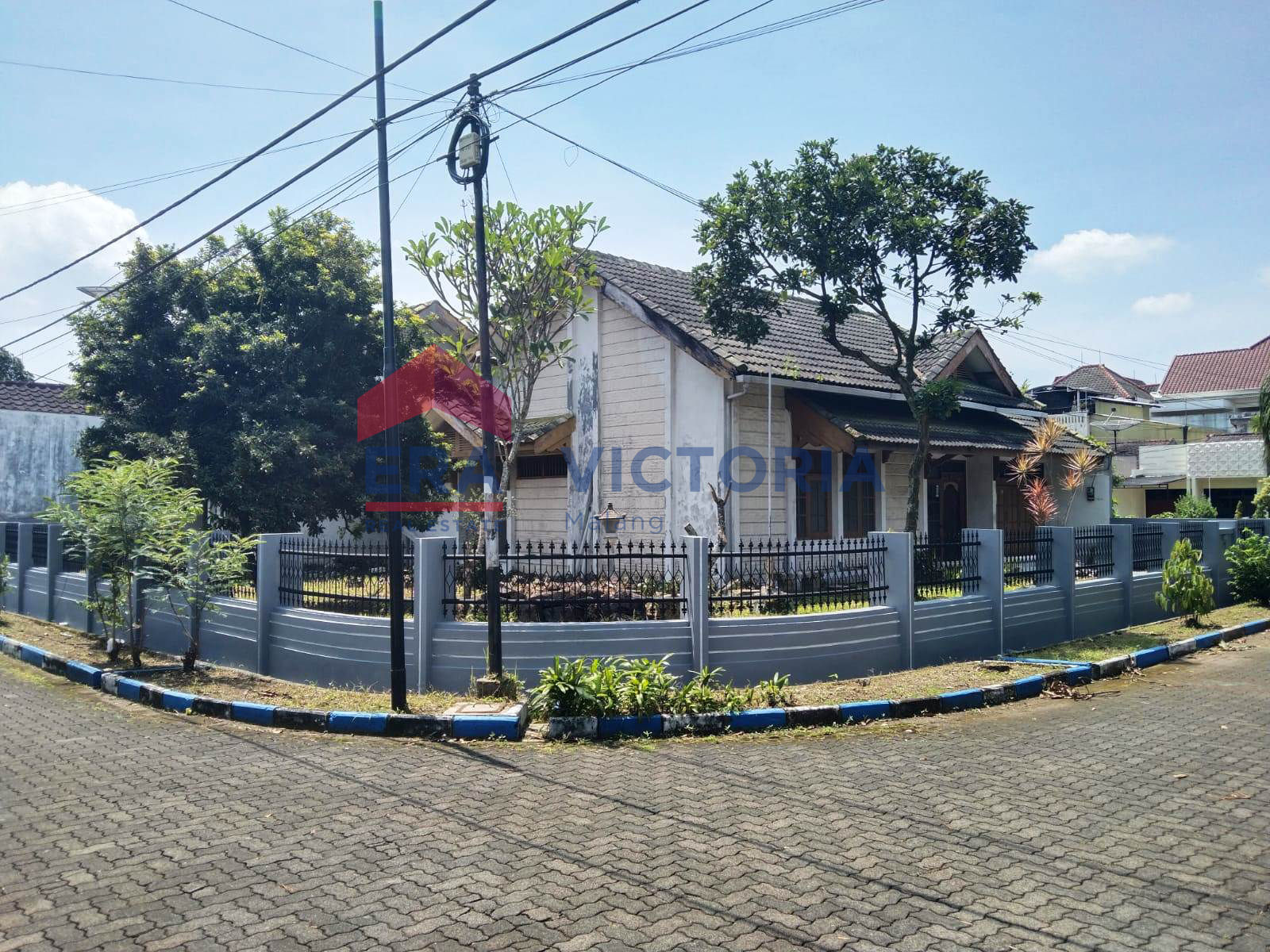 Dijual Rumah Pojokan Di Lokasi Favorit Araya Blok Depan, Ukuran Tanah Luas