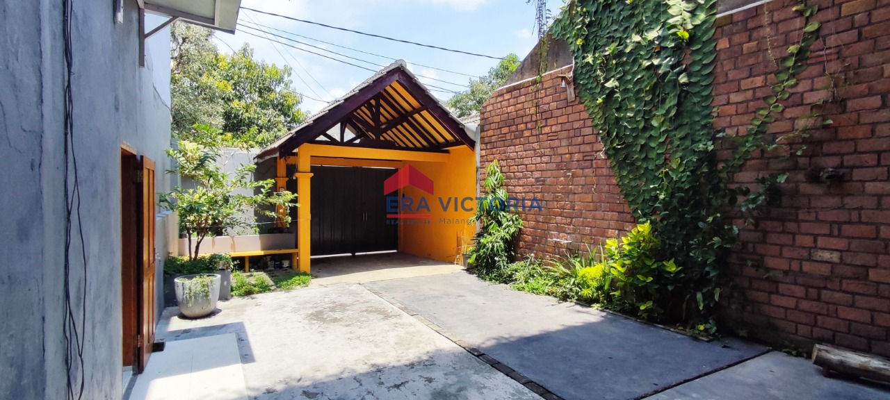 Jual Rumah Sawojajar, Cocok Untuk Workshop/Cafe, Ada Rooftop View Cantik Gunung