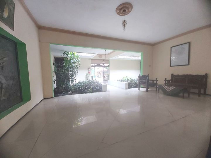 Thumbnail: Turun Harga Bangunan Hotel Di Tepi Jalan Poros Lokasi Strategis Area Parkir Luas