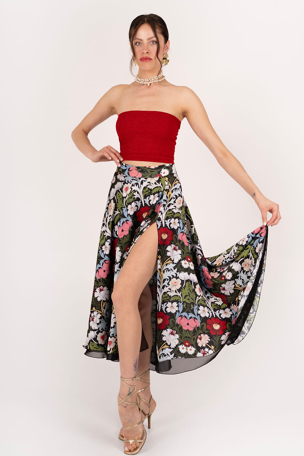 Küçük resim: Si Uniq Satin Circle Skirt & Shiny Strapless Top Tango Set