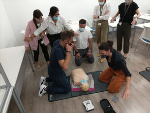 CADENA DE SUPERVIVENCIA CURSO DESA DEA OFICIAL en CLÍNICA DENTAL DE BARCELONA