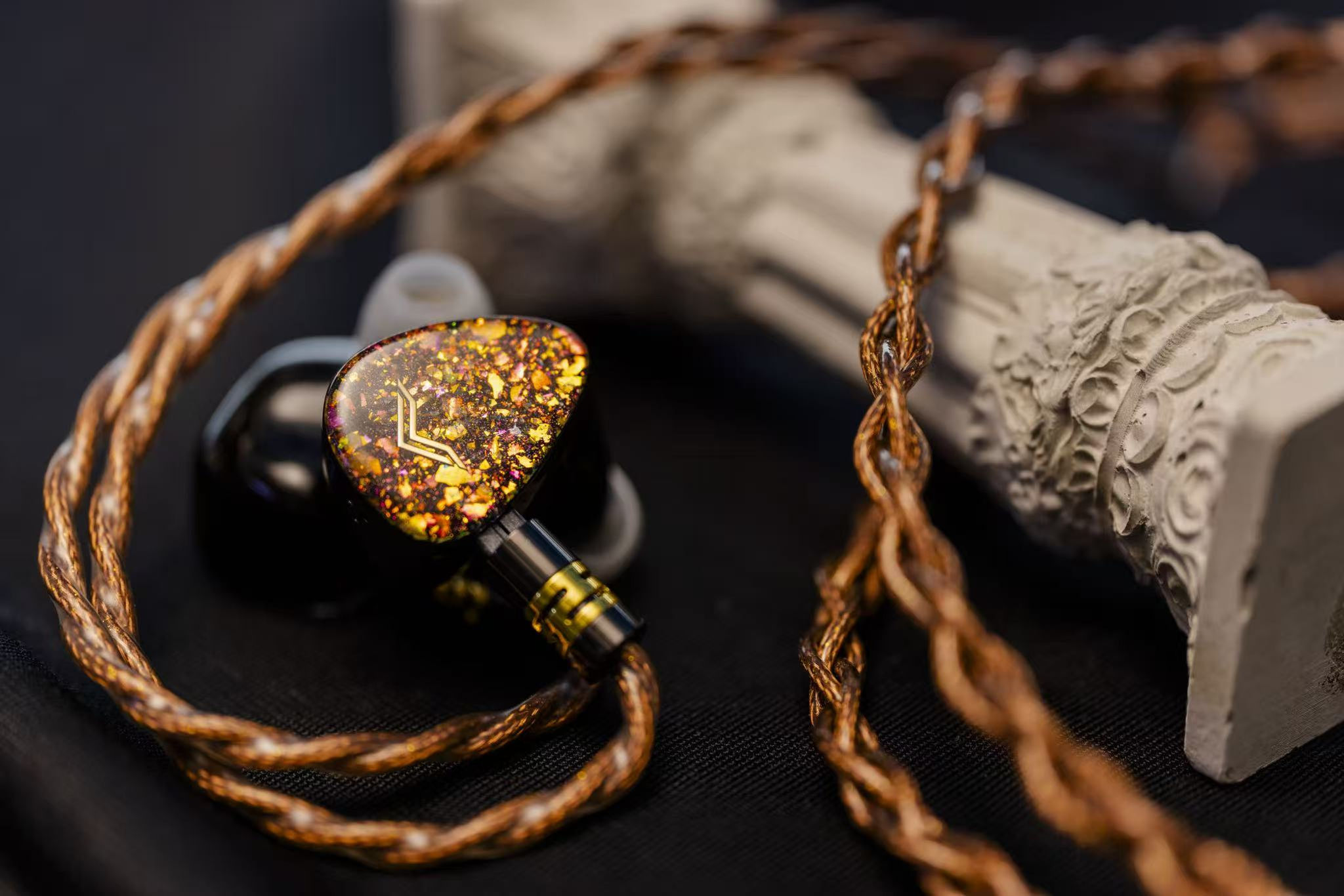 Alsa Apex Edition bundling with Xerxes Flagship Cable