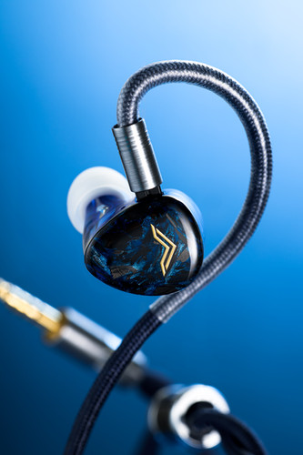 【美品】AUR Audio Hermit Hermit (The Perfect IEM for New Wave and EDM) | My Site