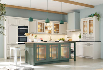 Cuisine cottage clair et olive sur mesure