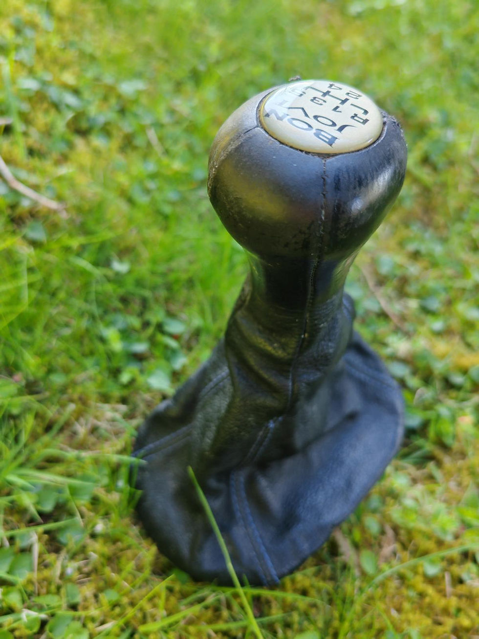 Miniaturbild: GOLF 3 VENTO LEDERSCHALTKNAUF SCHALTSACK BON JOVI BLAUE NAHT