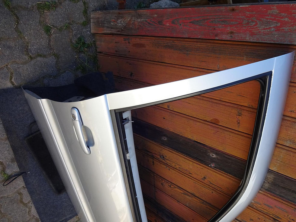 Miniaturbild: POLO 6N2 TÜRE TÜR VORNE RECHTS BEIFAHRERSEITE 5 TÜRER LA7W SILBER