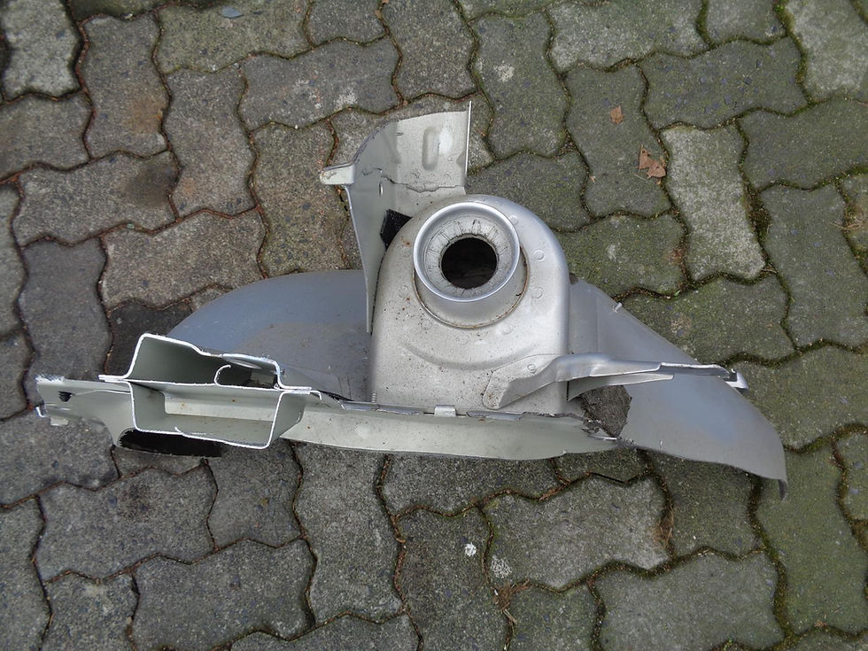 Miniaturbild: VENTO GOLF 3 DOM HINTEN RECHTS FEDERBEINAUFNAHME EINSCHWEIßBLECH