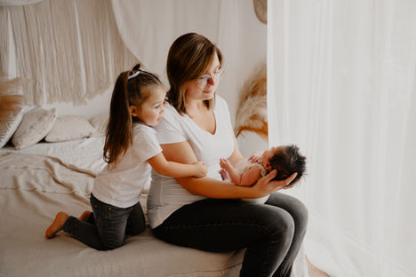 photographe nouveau né bébé naissance metz nancy luxembourg nelow photography shooting séance photo studio photos famille