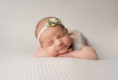 photographe nouveau né bébé naissance metz nancy luxembourg nelow photography shooting séance photo studio