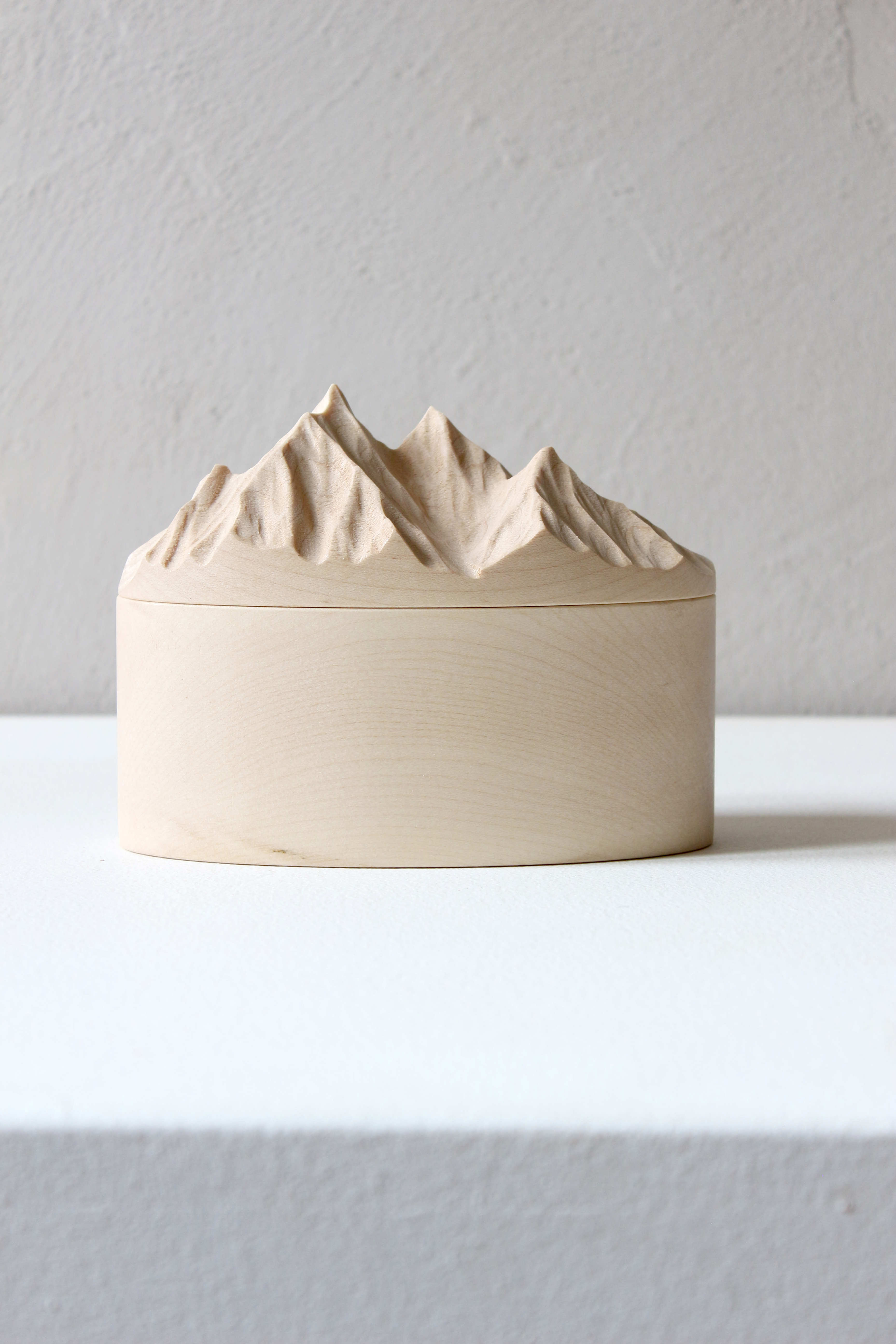 Boîte ovale "Montagne" en sycomore