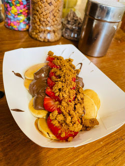 Serving example Mini Dutch Pancakes