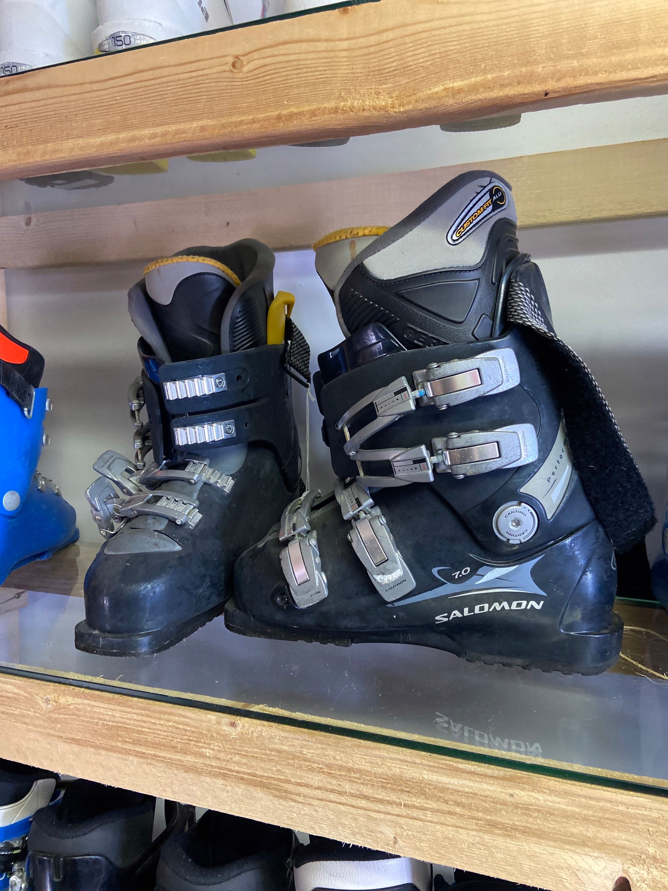 Salomon Performa 7.0 size 25.5 Ski Boots 