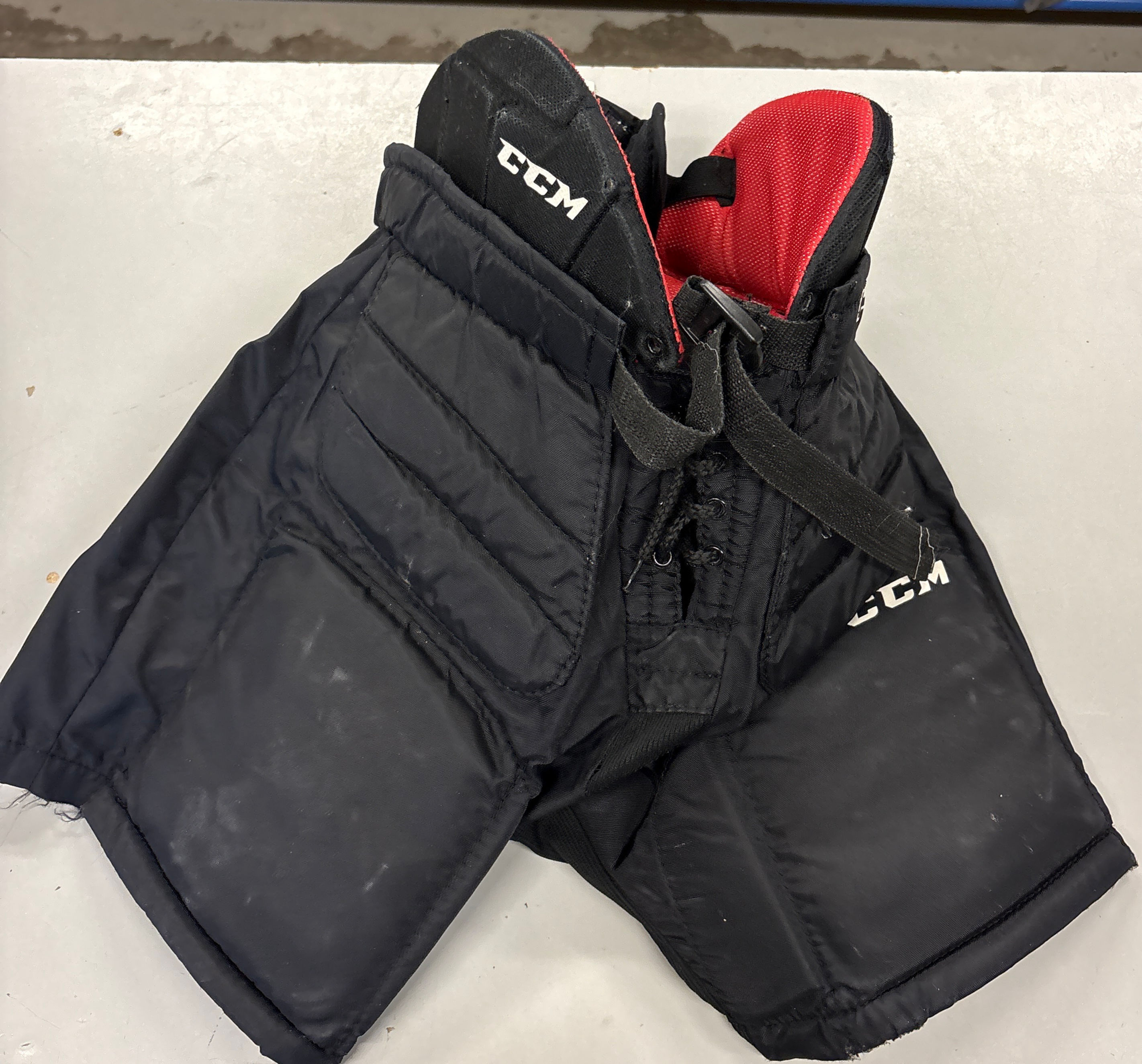 CCM C500 Goalie pants size Youth Large/xl