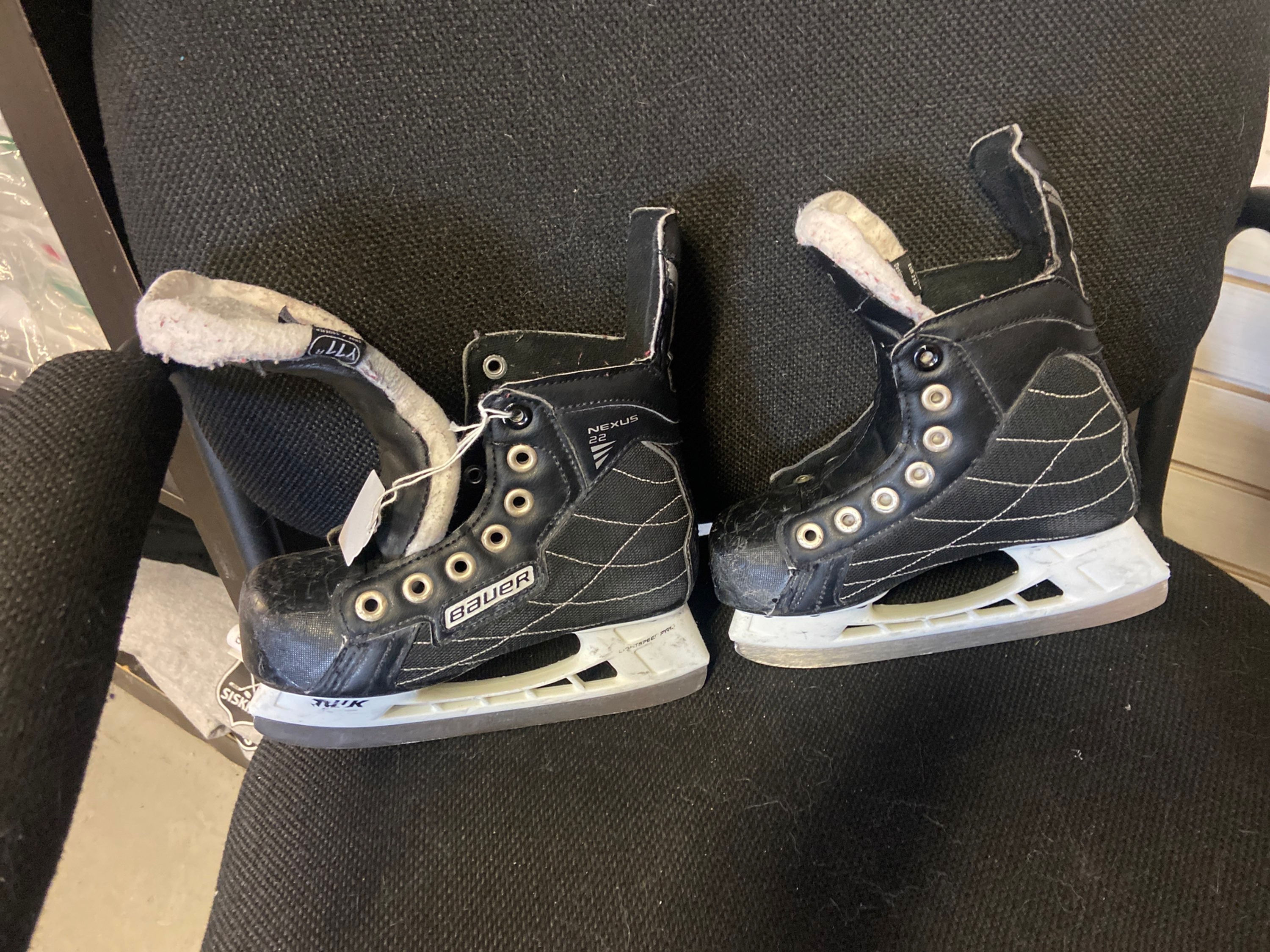 Bauer Nexus 22 size Y11 