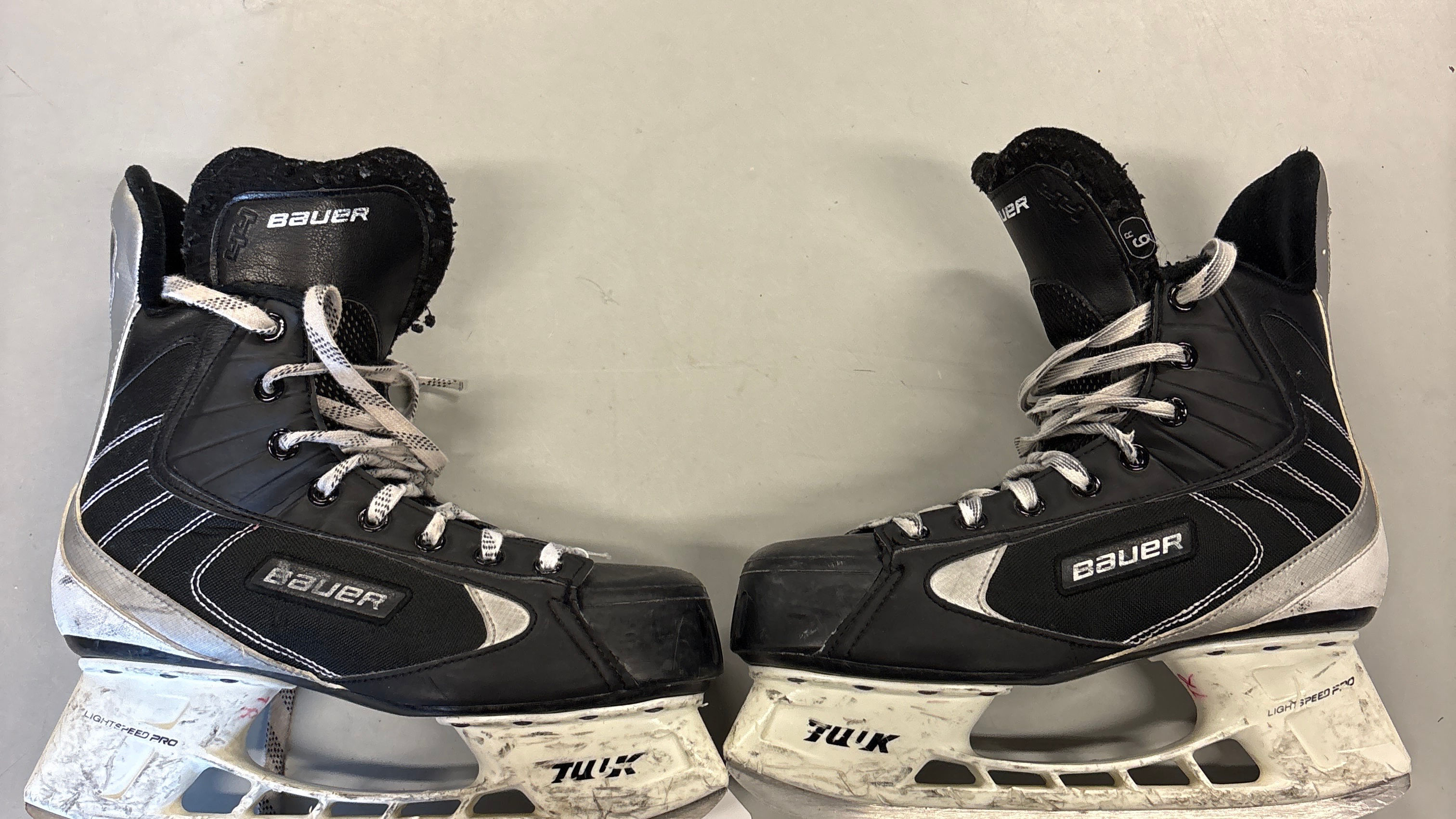 Bauer Flexlite 44 Skates size 6