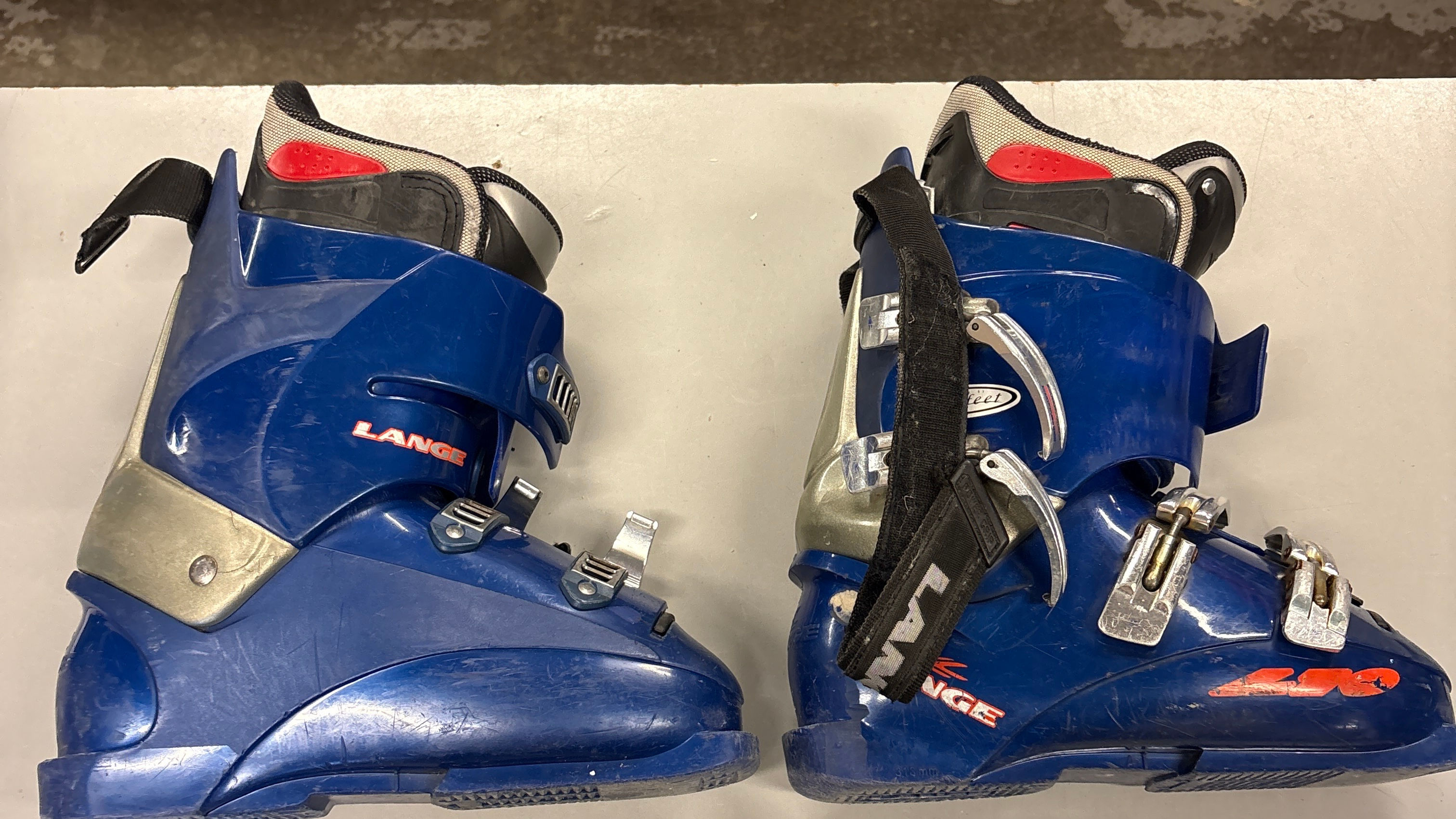 Lange Ski Boots size 
