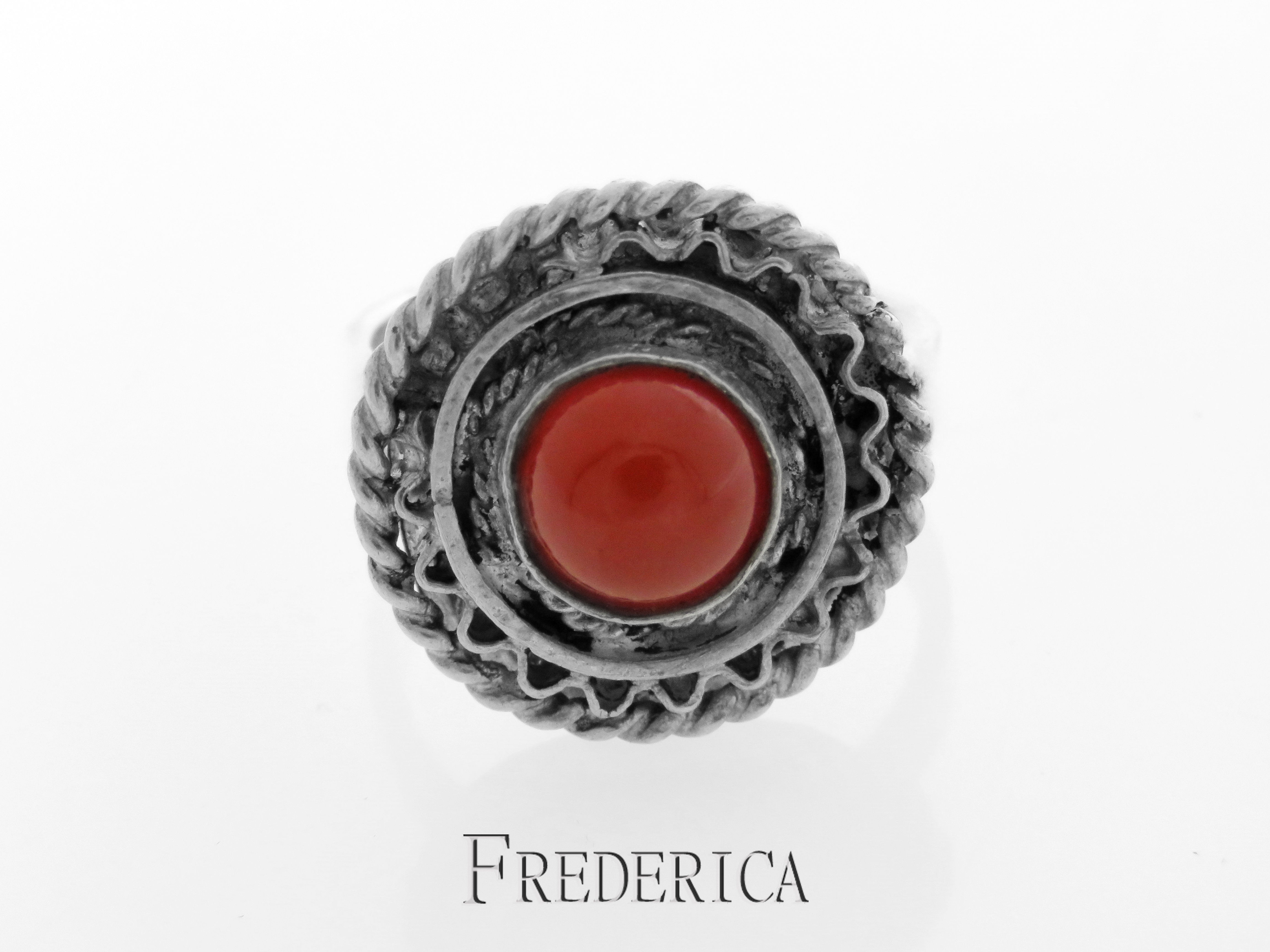 טבעת מכסף מפיליגרין ואבן קורניול