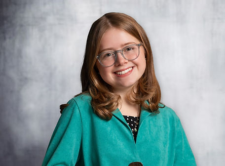 Beth Kromer Headshot (1)_edited.jpg